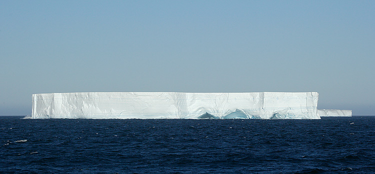 Tabular-iceberg-PANO-_B2E8824-Elephant-Island,-Antarctica.jpg
